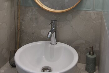 No 2 - Bathroom sink