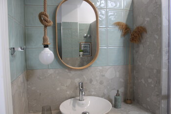 No 4 - Bathroom sink