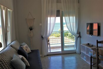 No 5 - Living room
