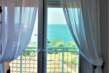 No 5 - Sea view