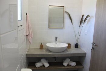 No 8 - Bath room